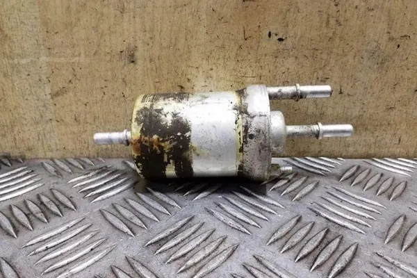 Polttoainesuodattimen kotelo SKODA YETI 1.8L 2011 OEM 3184000 image 4