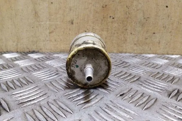 Polttoainesuodattimen kotelo SKODA YETI 1.8L 2011 OEM 3184000 image 5