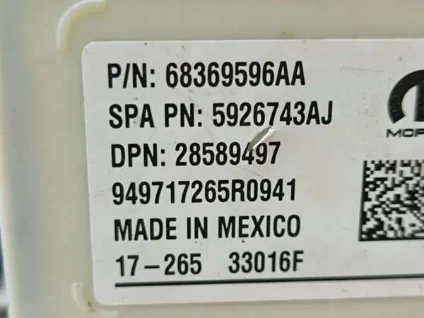 Chrysler Pacifica côté droit arrière OEM 68368918AAA image 10