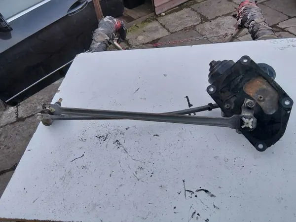 KIA Sportage I Frontscheibenwischer-Motor-Mechanismus OEM image 3