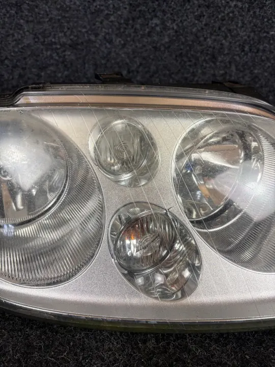 VW Touran I Rechter voorlamp OEM 1T0941006F image 3