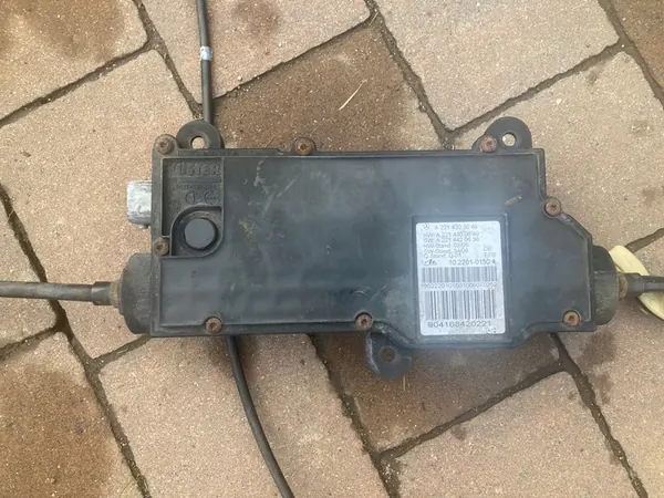 Actionneur de frein à main Mercedes S-Class W221 OEM A2214303049 image 3