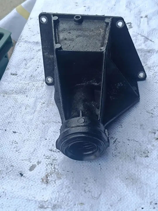 Suporte do rolamento da árvore de transmissão OEM 3153750312003 image 5