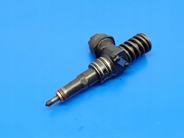 VW Passat B5 Lift 1.9TDI Pumppu OEM 038130073AR image 2