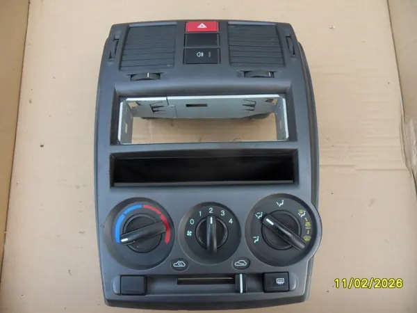 Grelha de ventilação central Hyundai Getz OEM image 2