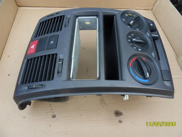 Grelha de ventilação central Hyundai Getz OEM image 3