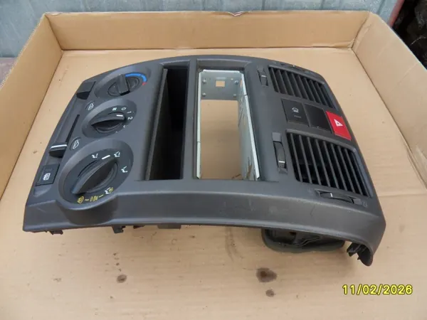 Grelha de ventilação central Hyundai Getz OEM image 4