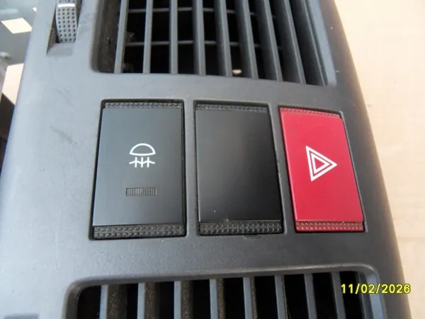 Grelha de ventilação central Hyundai Getz OEM image 6