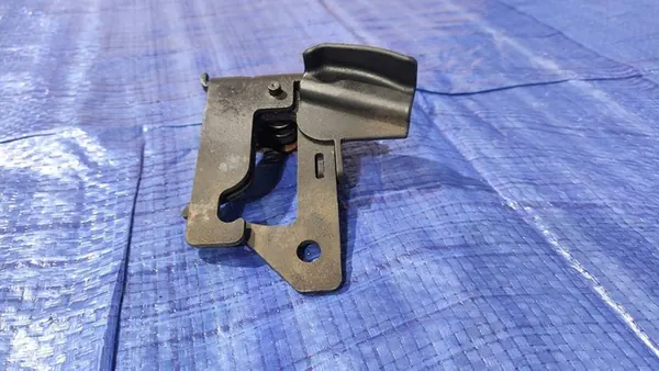 Hood Latch Complete Mercedes W212 OEM A2128800064 image 2