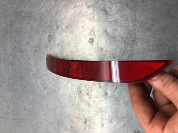Reflector de parachoques trasero OEM 8V5945106A para Audi A3 8V image 3