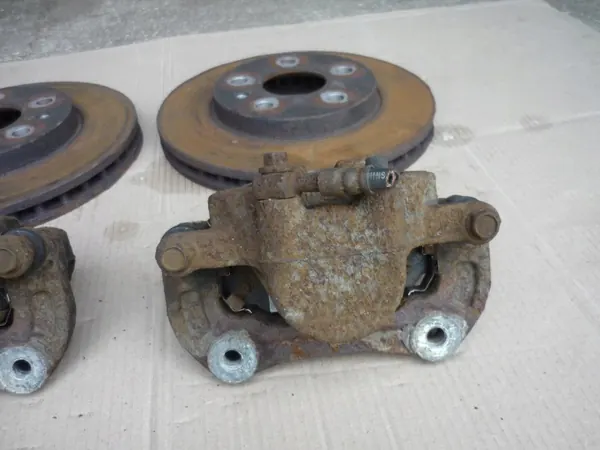 Pinças e discos dianteiros OEM 13219199/13219198 image 6
