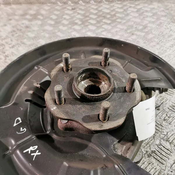 Lexus RX 450H 2020 Taka pyörännavetta OEM UTO33644 image 10