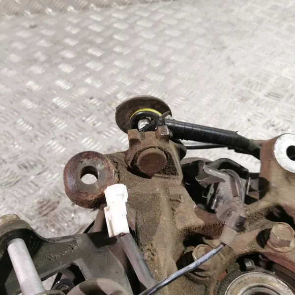 Lexus RX 450H 2020 Taka pyörännavetta OEM UTO33644 image 6