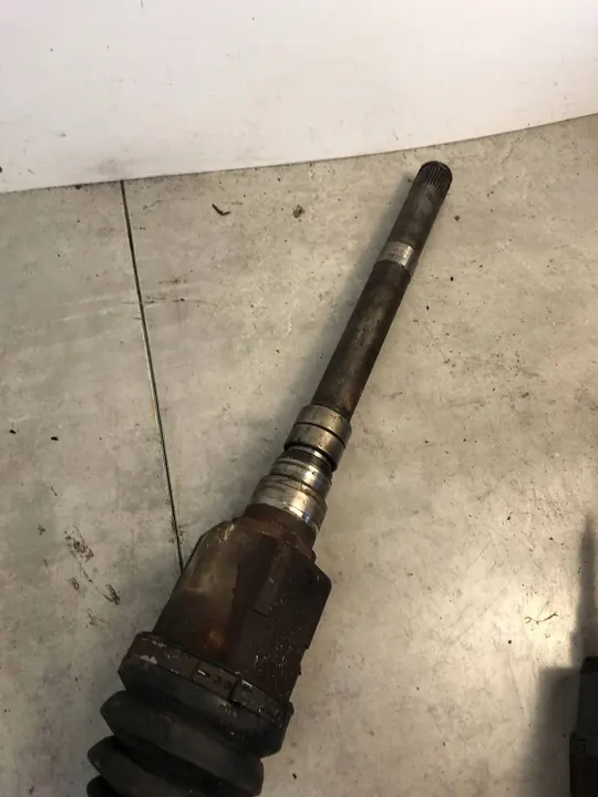 VW PASSAT B8 2.0 TDI CUAA RCG Höger Framdrevaxel image 4