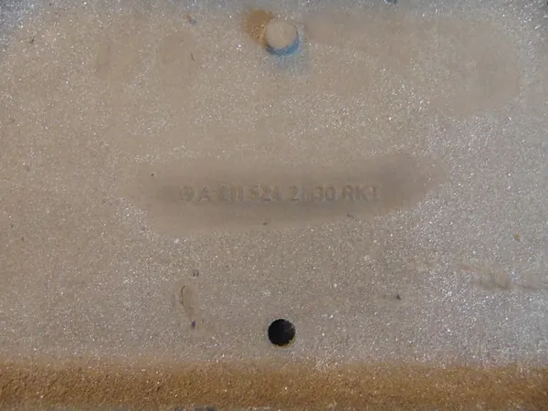 Underskydd Motor Mercedes W211 W219 CLS 5.5 AMG image 5