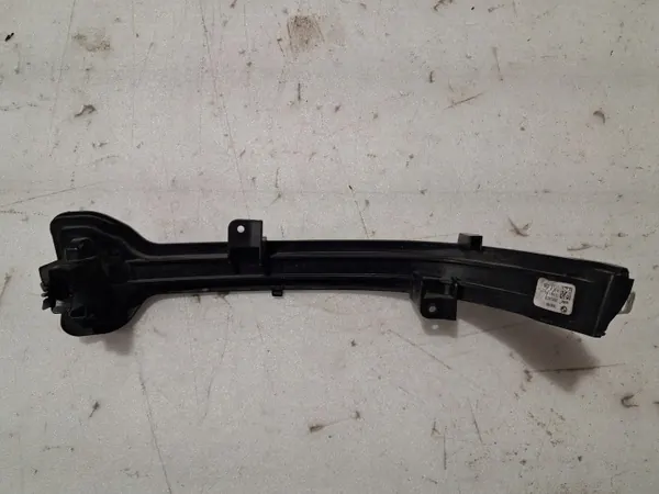 Intermitente de espejo derecho BMW 7498160 - Usado image 3