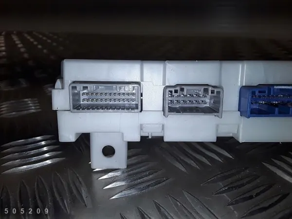 2012 Mazda 3 ECU BDG767560F 2200TD image 4