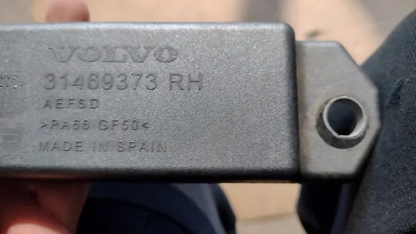 Support droit de fixation d'aile OEM 31469373 Volvo image 3