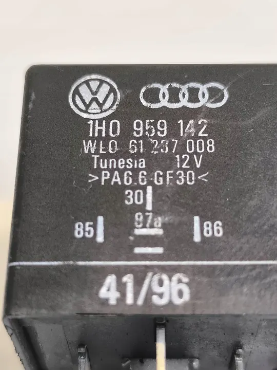 Audi A6 S6 C5 2003 Rela 1H0959142 image 3