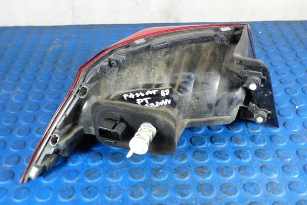 Lámpara trasera derecha Volkswagen Passat B8 Sedan OEM 3G5945096H image 3