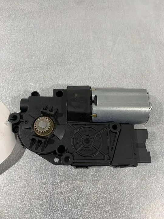 Jaguar F-Pace Schiebedachmotor OEM FBZ18694 image 2