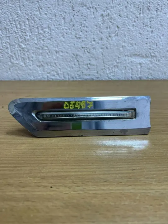 Rechter spatbordknipperlicht BMW 7 F01/F02 gebruikt OEM D5497 image 2