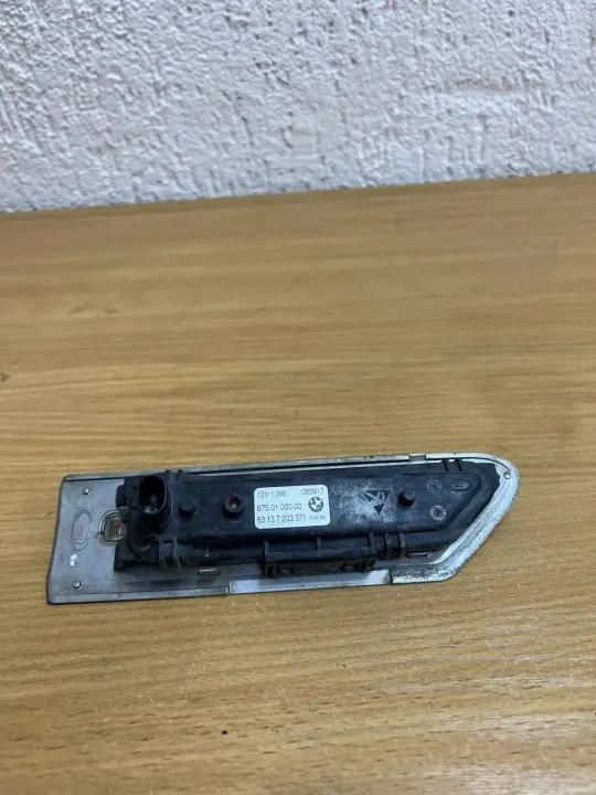 Rechter spatbordknipperlicht BMW 7 F01/F02 gebruikt OEM D5497 image 3