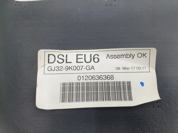 Land Rover Bränsletank OEM GJ32-9K007-GA image 3
