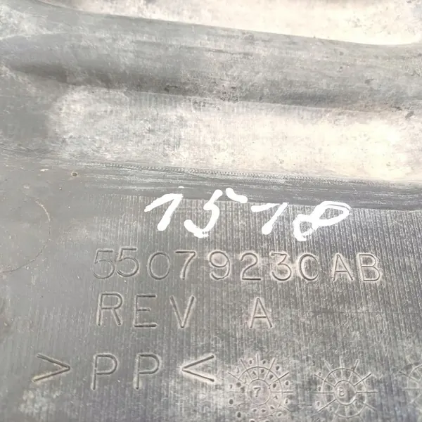 Escudo para-choques dianteiro Dodge Nitro OEM 55079230AB image 6