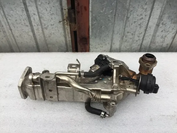 Refroidisseur EGR d'occasion pour BMW Série 5 F10 F20 F30 image 2