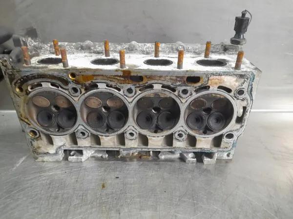 VW Audi 1.6 FSI Sylinterikansi OEM 03C103358S image 5
