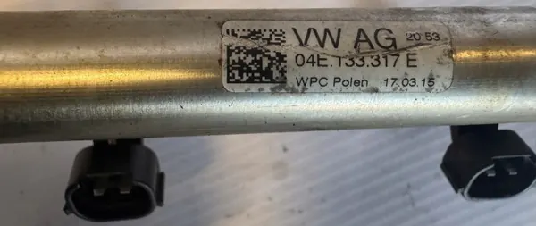OEM 04E129041F Rail de inyección para VW Golf VII 1.4 TSI image 4