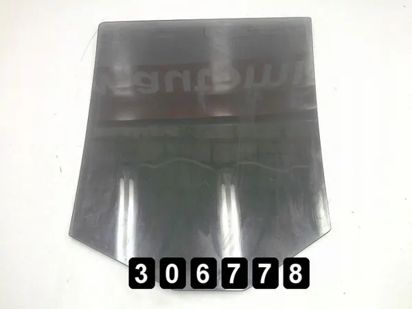 Cristal de puerta Land Rover OEM AM-306778 - Usado image 3