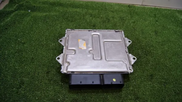 Computador Motor Usado OEM 55261983 MJD8F3.BO image 4
