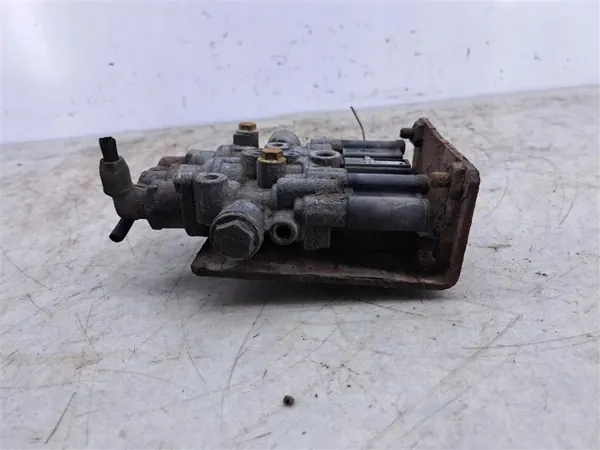 Soupape électromagnétique OEM 4729000630 Renault Midlum image 4