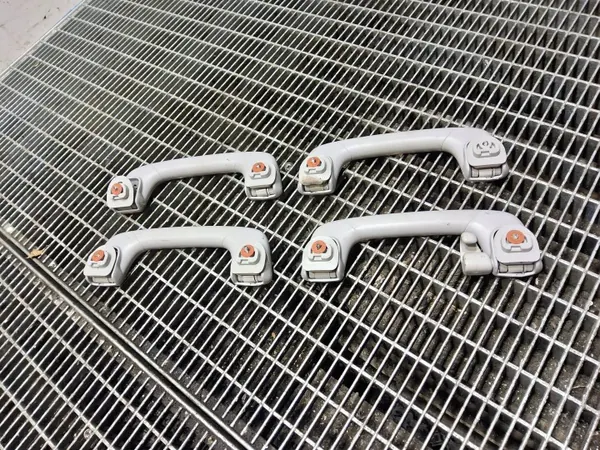 Hyundai i40 Dachgriff-Set OEM SKE57130 image 3