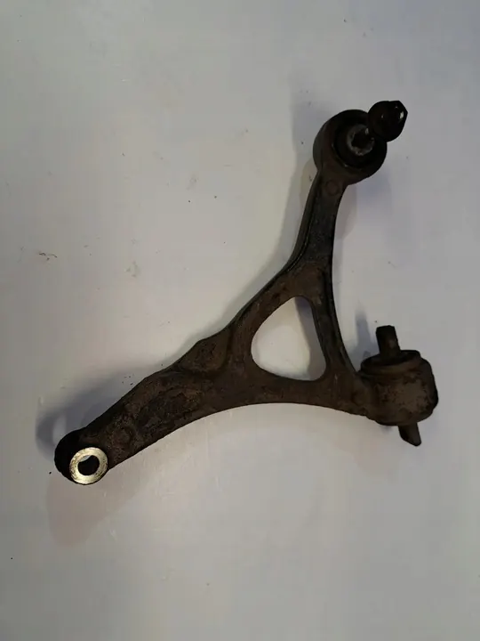 Volvo XC90 2003 Braccio di Sospensione Inferiore image 3