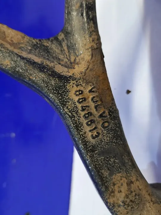 Volvo XC90 2003 Braccio di Sospensione Inferiore image 4