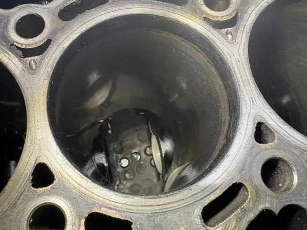Bloc moteur Volkswagen OE 04L023A d'occasion - Diesel image 10