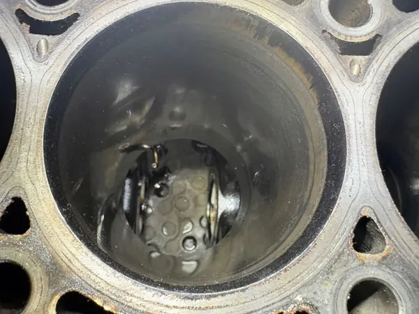 Bloc moteur Volkswagen OE 04L023A d'occasion - Diesel image 9