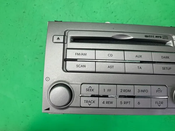 Radio CD MP3 OEM 96100-1J202 pour Hyundai i20 2008- image 3
