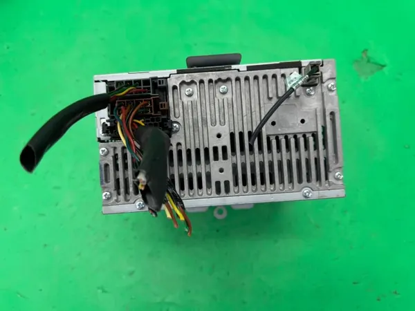 Radio CD MP3 OEM 96100-1J202 pour Hyundai i20 2008- image 5