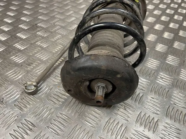 Ammortizzatore anteriore destro Peugeot 2008 I 2016 OEM image 6