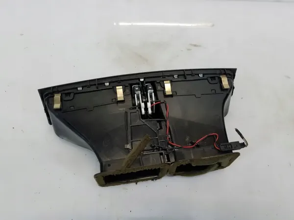 Grille de ventilation centrale Skoda Superb II OEM image 4
