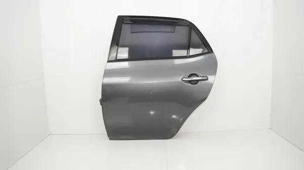 Vänster Bakdörr Toyota Auris I OEM 360206580 Begagnad image 2