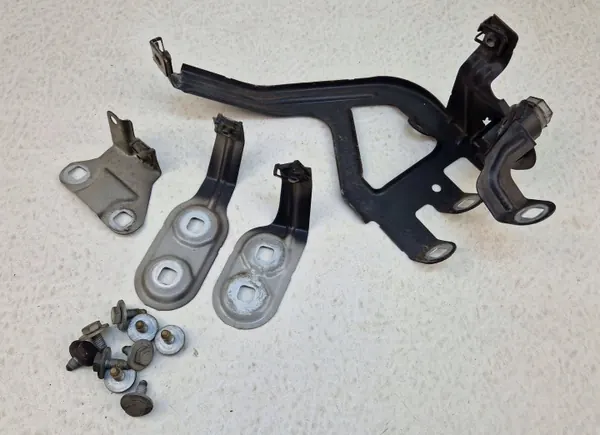 BMW 5 F10 F11 Spatbordbeugel OEM 668 Rechts voor image 3