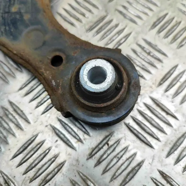 Braccio di controllo superiore posteriore sinistro Toyota RAV 4 (XA50) 2018 OEM image 5