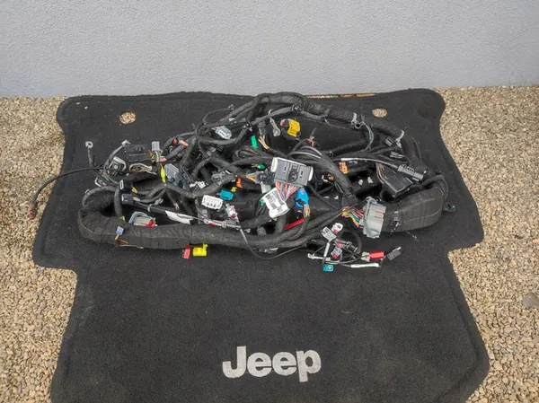 Installation de câblage Jeep Wrangler JL 2.0T 4xe PHEV image 1