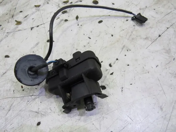 Bränsletanklock Superb II 3T0810773A image 3