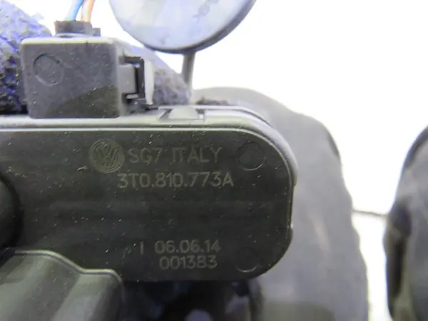 Bränsletanklock Superb II 3T0810773A image 4